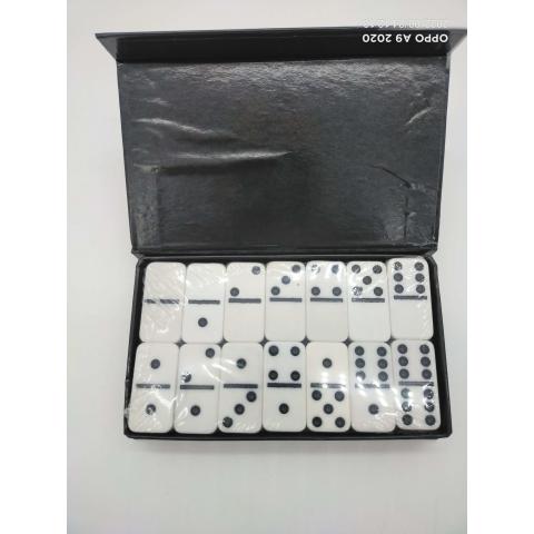 Jucarie domino